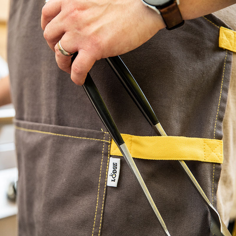 3_AAPRNHD05_Heavy_20Duty_20Apron_Lifetyle_WEB.jpg